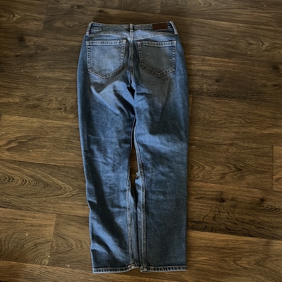 Mom jeans from hollister looser fitting - Picture 2 of 2